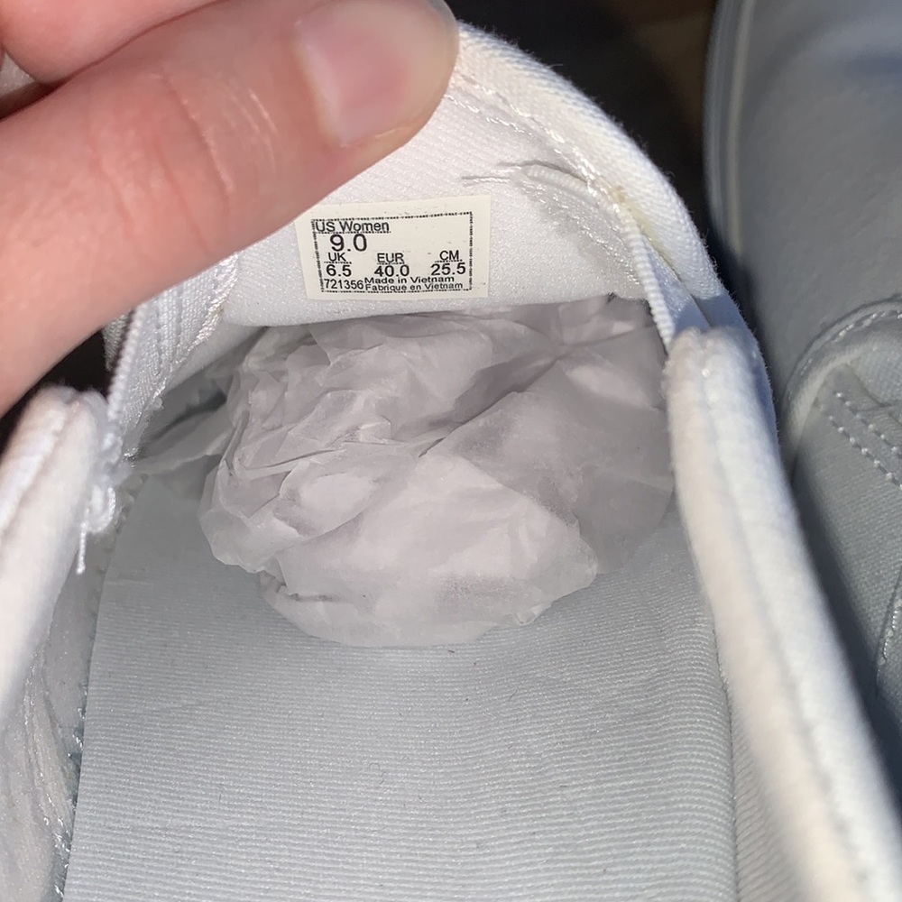 Vans | Asher All white Canvas Shoes women’s size 9 - Picture 6 of 12